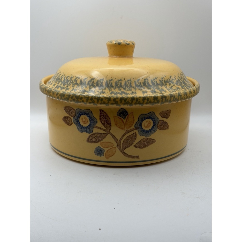 Pfaltzgraff The Good Life Friendship Collection Covered Casserole 1995 Round